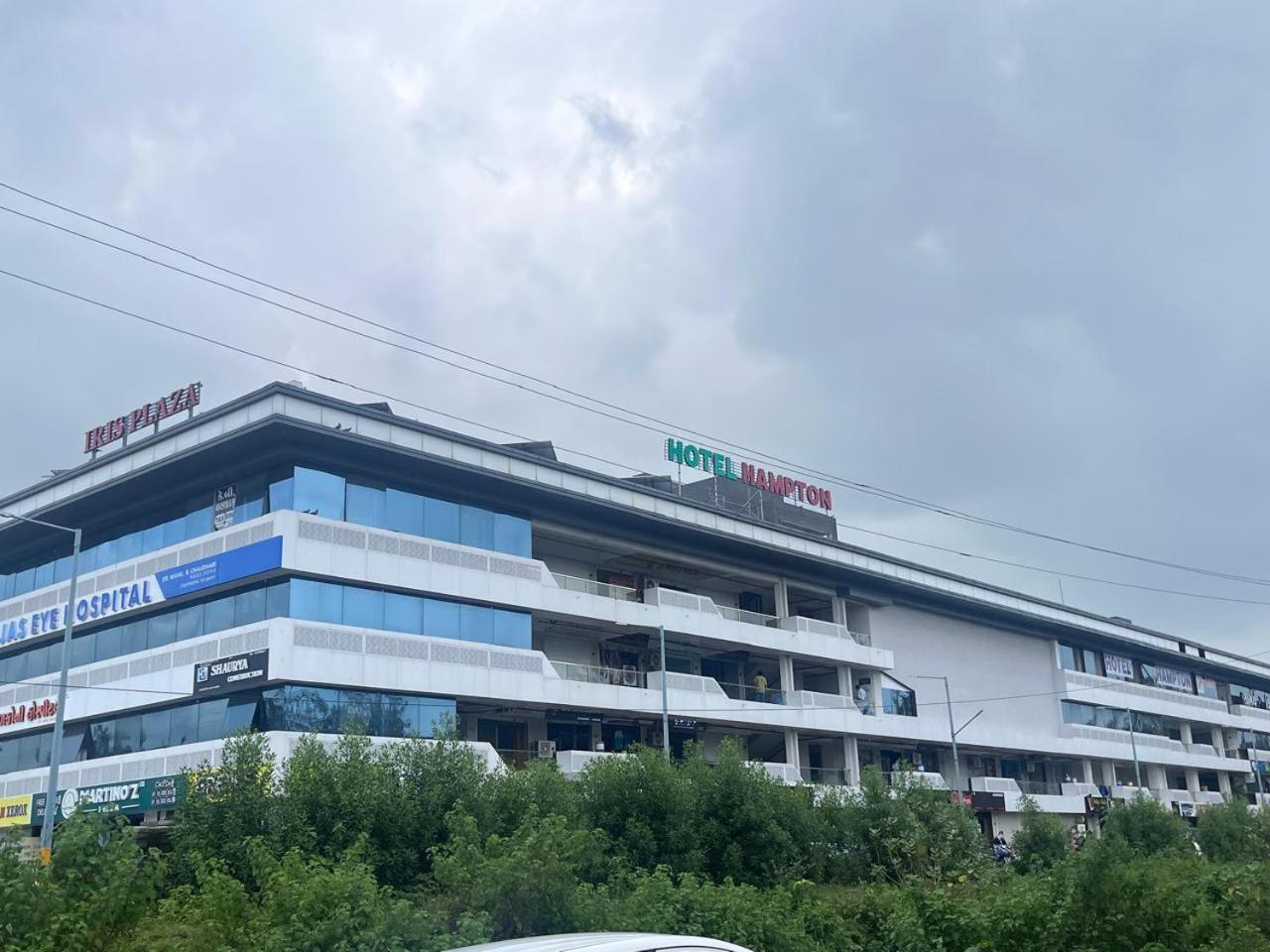 Hotel Hampton Vyara 外观 照片