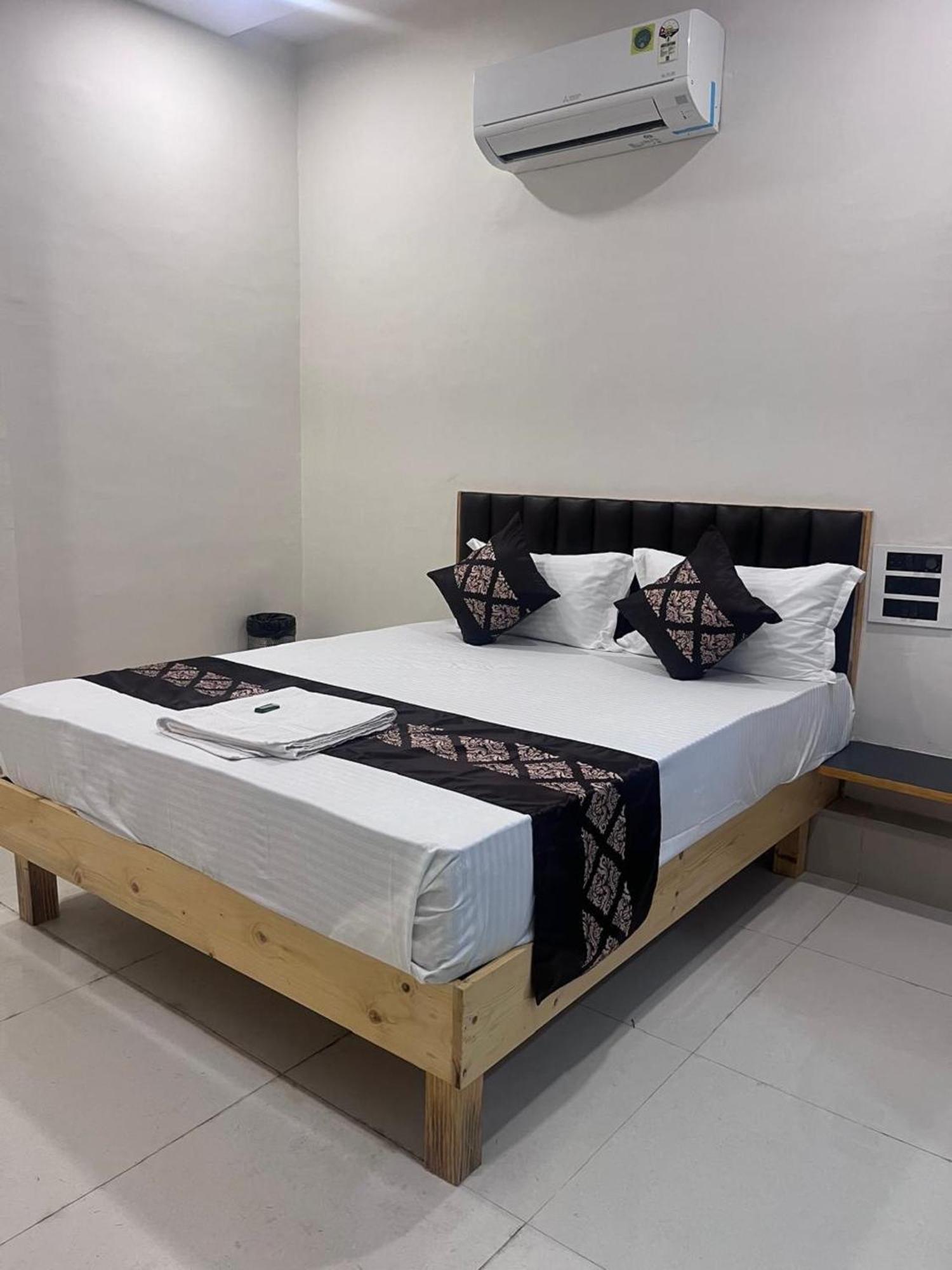 Hotel Hampton Vyara 外观 照片